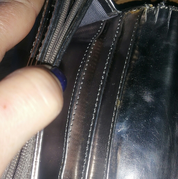 Calvin Klein Trifold Silver & Black Wallet - Picture 7 of 7